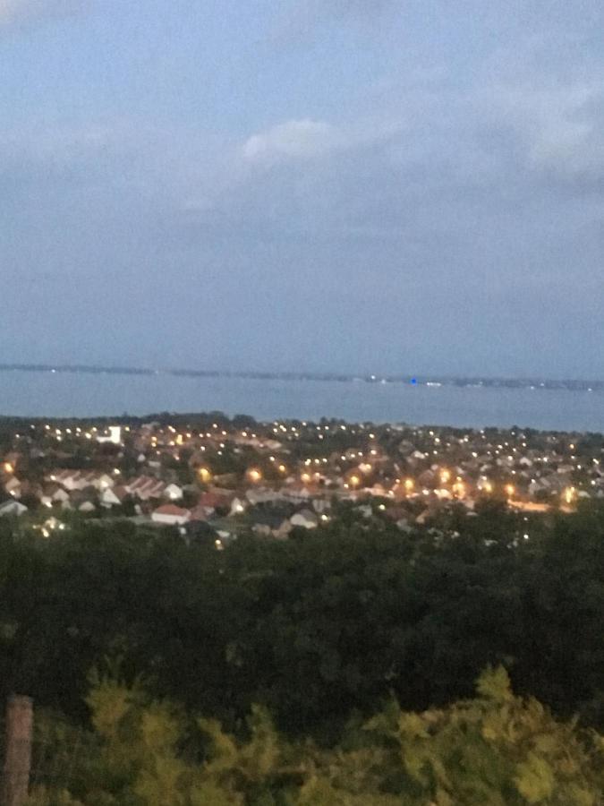 Erdei Hazak Hotel Csopak Buitenkant foto